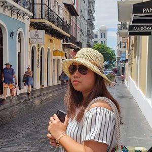 Meet your Posher, Christel